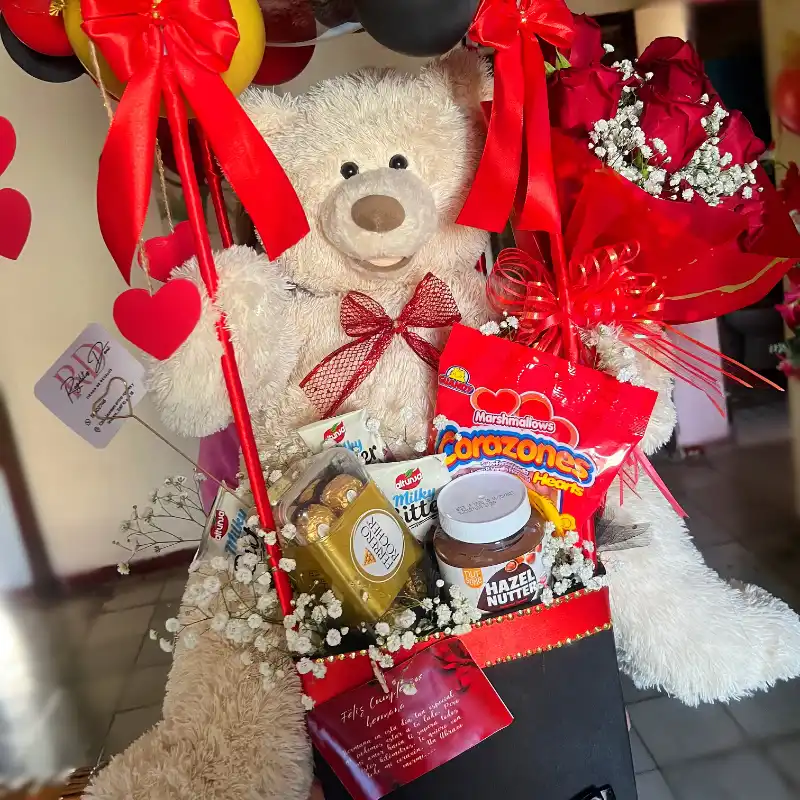 Caja grande con peluche