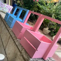 Cajas de madera pintadas