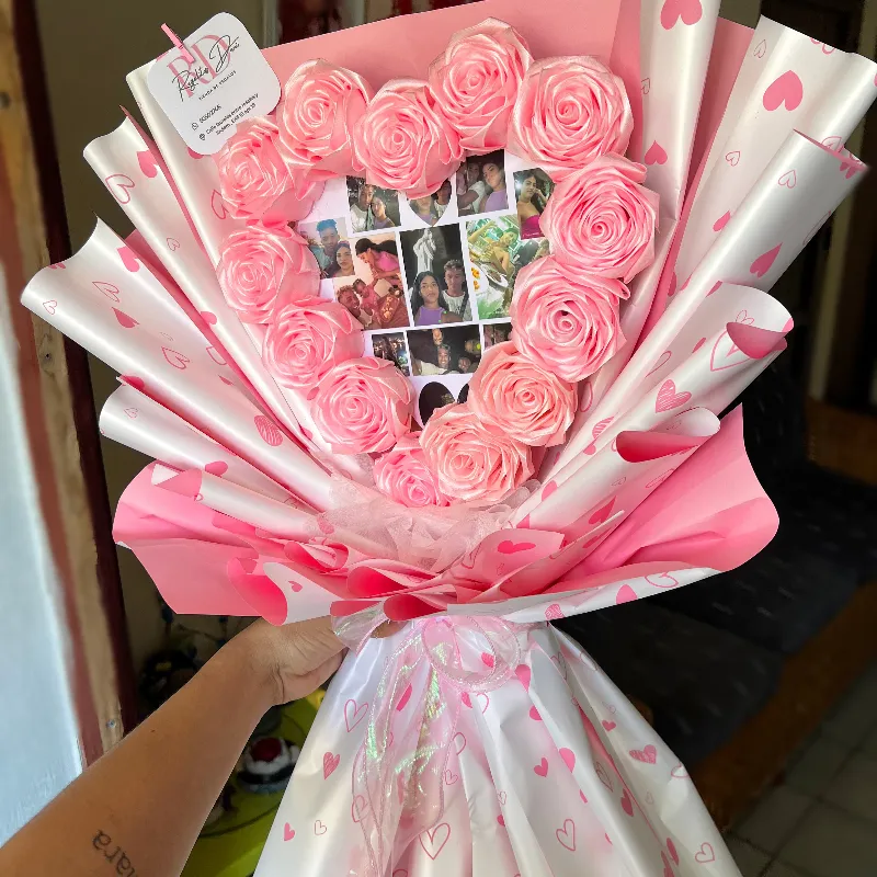Ramo con collage y rosas
