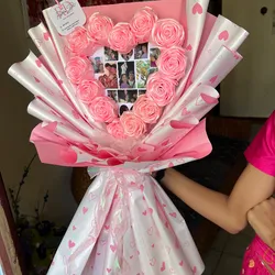 Ramo con collage y rosas