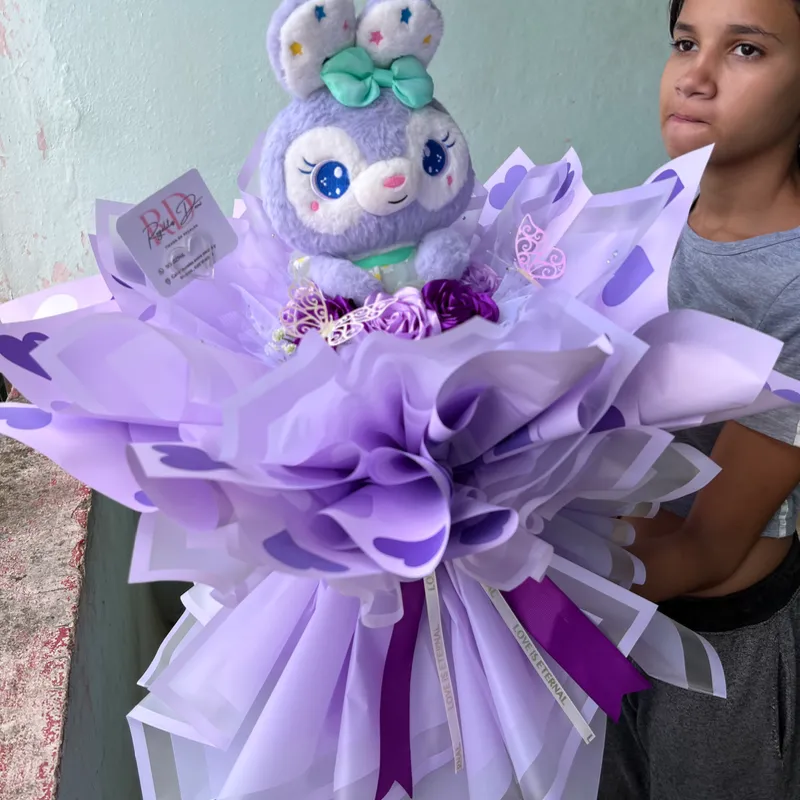 Ramo con peluche y 5 rosas 