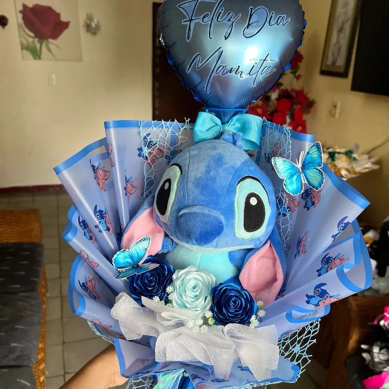 Ramo con Stich 3 rosas