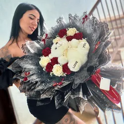 Ramo de 12 rosas con peluche 