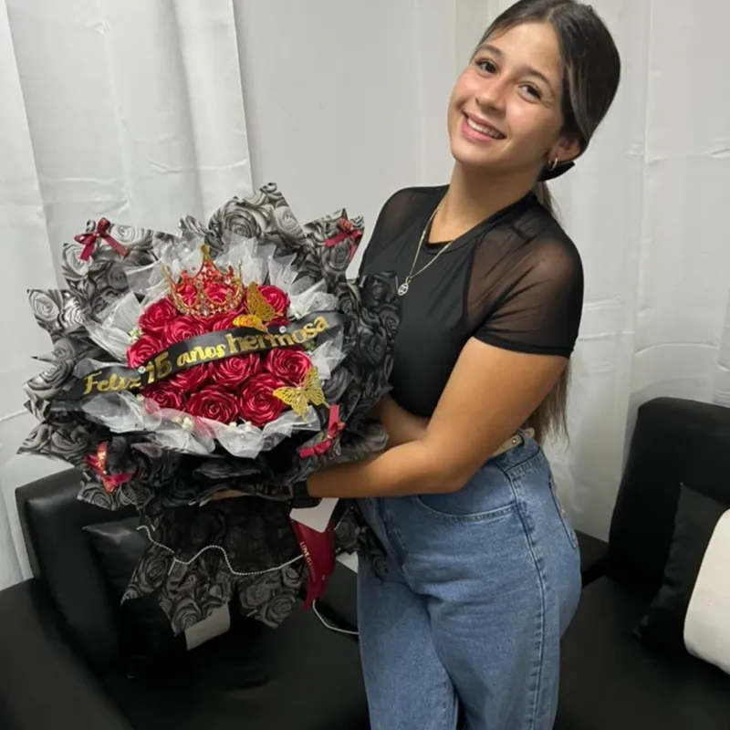 Ramo de 15 rosas eternas 
