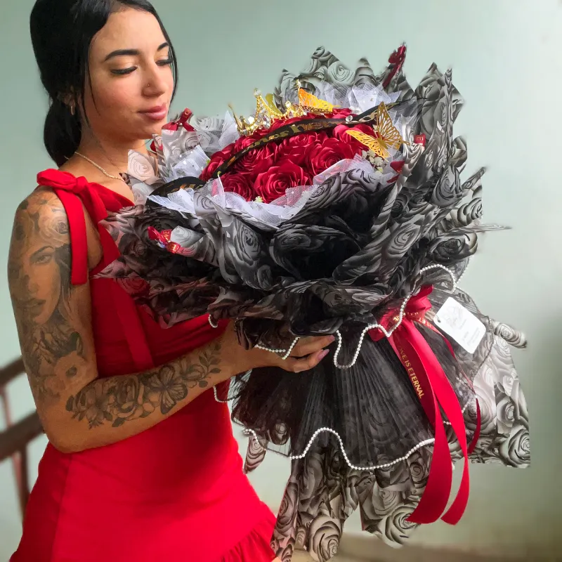 Ramo de 15 rosas eternas 