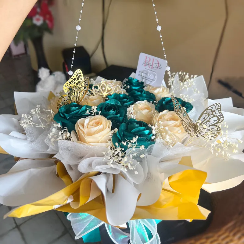 Ramo de 16 rosas realistas