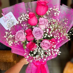 Ramo de 8 rosas naturales 