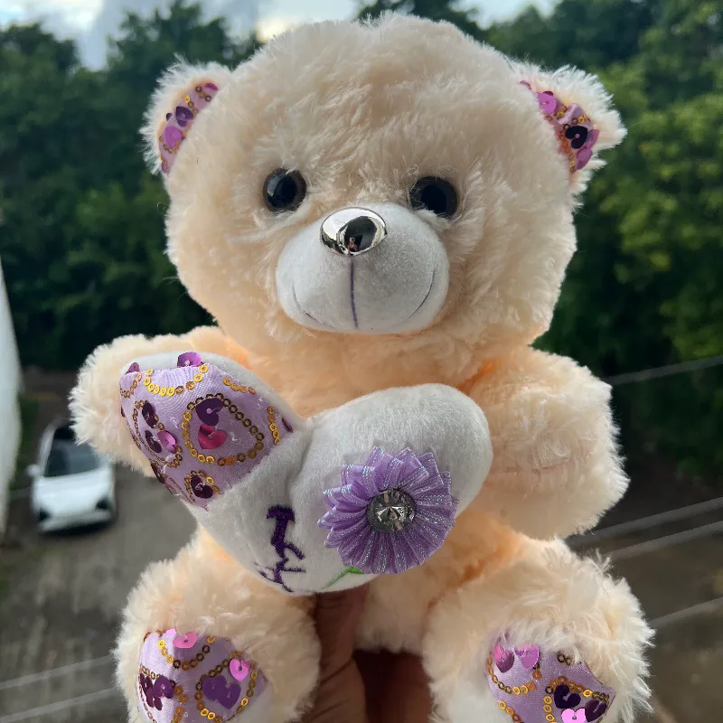 Ramo de maquillaje y peluche