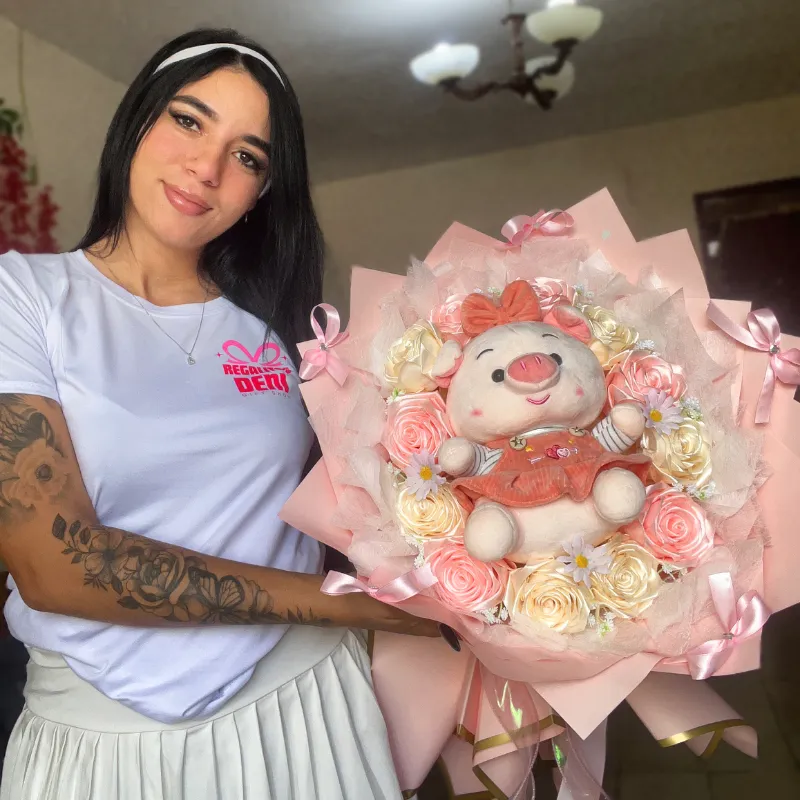 Ramo de puerquita con 12 rosas 