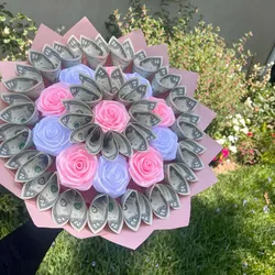 Ramo de rosas con dinero