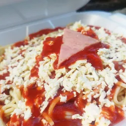 Espaguetis con jamón