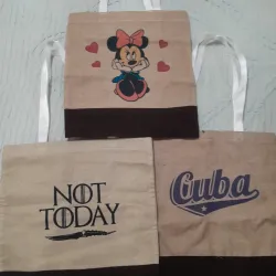 Bolsos con diseños en stock 