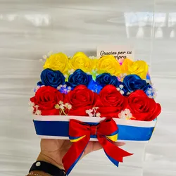 Caja con rosas eternas