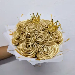 Ramo de 10 Rosas con 2 Mini Coronas