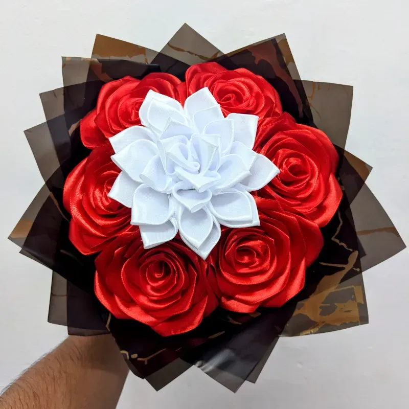 Ramo de Rosas con Dalia