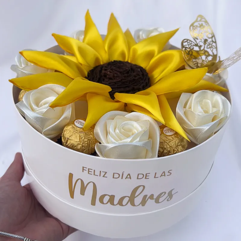 Caja circular con flores 