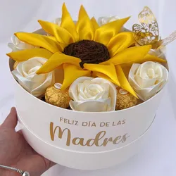 Caja circular con flores 