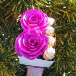 2 rosas eternas y Ferreros 🍫