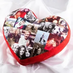 Cojines rojos en forma de corazón