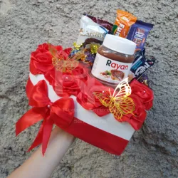 Corazón de rosas y chuches 