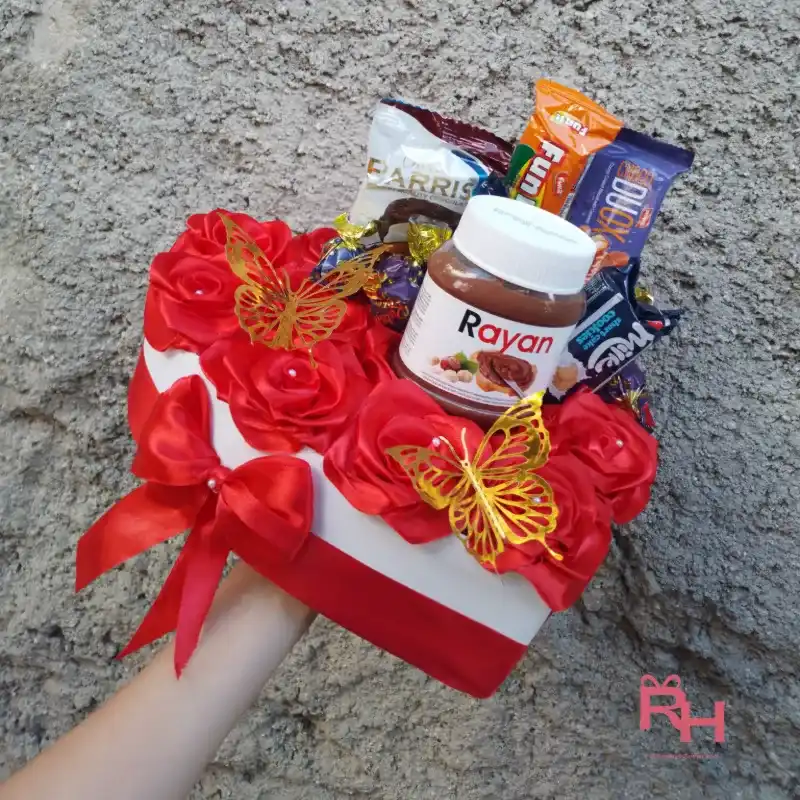 Corazón de rosas y chuches 