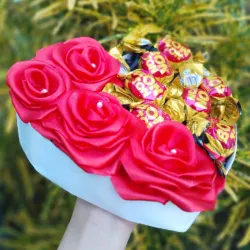 Corazón mini de rosas y bombones