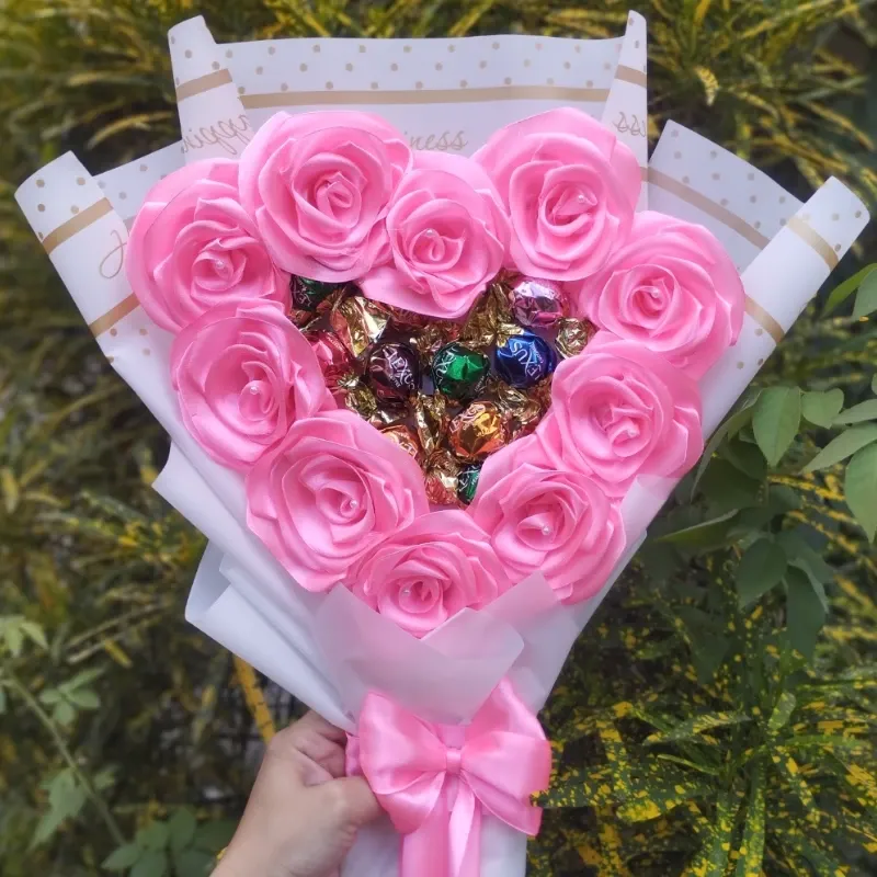 Corazón y bombones 🍬🌹