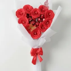 Corazón y bombones 🍬🌹