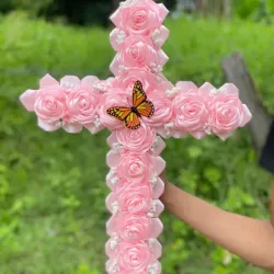 Cruz de rosas