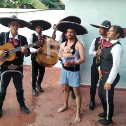 Entrega con mariachis