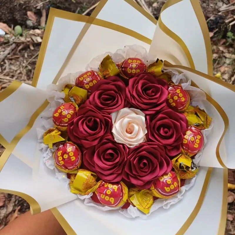 Ramo de rosas y bombones 🌹🍬
