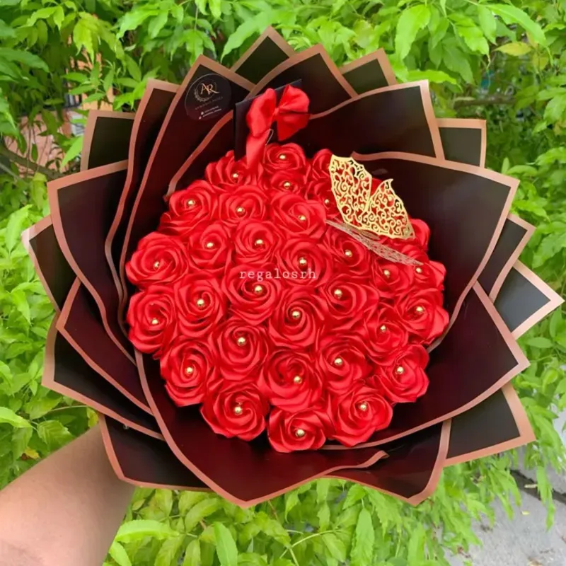 Ramos de 35 rosas eternas 