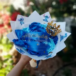 Ramos de 8 rosas tematico con banda y corona