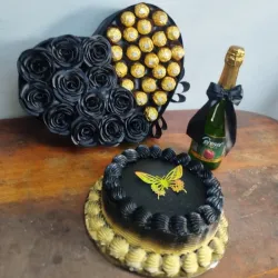 Rosas, bombones, bebida y Cake 🎂