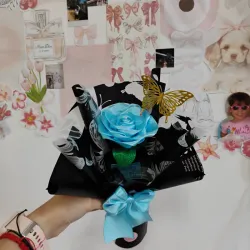 1 rosa eterna ✨