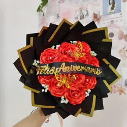 Ramo de 10 rosas eternas ✨