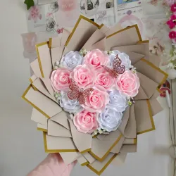 Ramo de 12 rosas eternas ✨