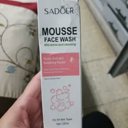 Limpiador facial con extracto de rosas