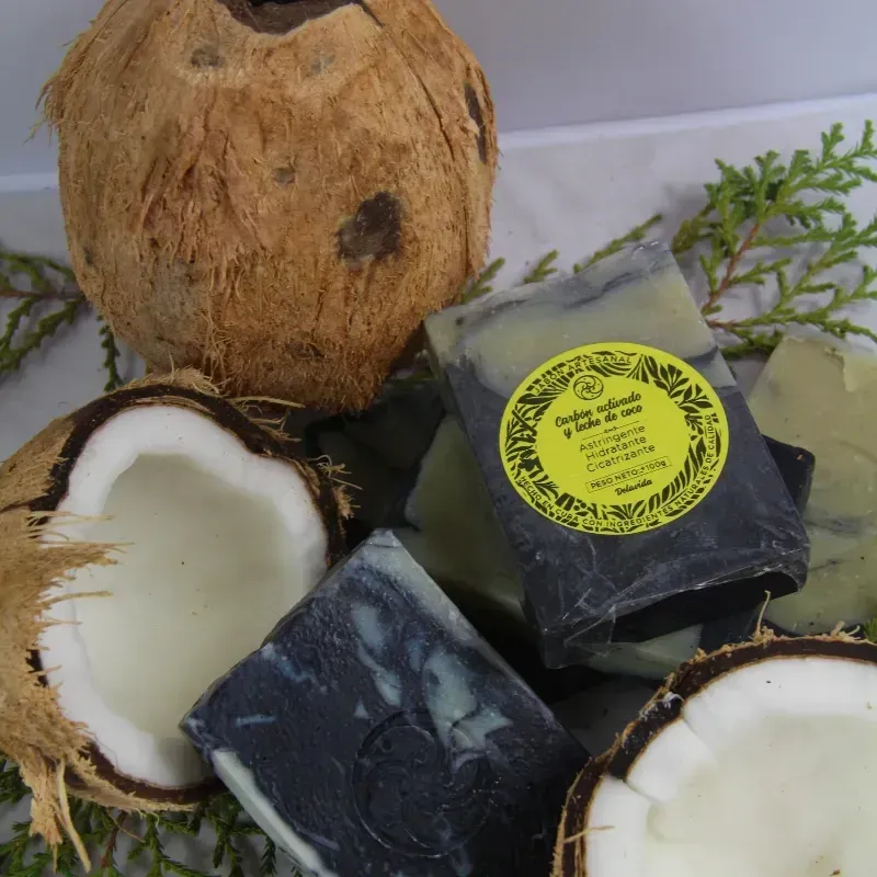 Carbón Activado y Leche de Coco