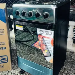 Cocina con horno marca Royal