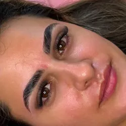 Laminado de cejas
