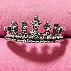 Anillo corona con piedras
