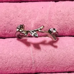 Anillo de hojas