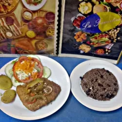 Bistec de Cerdo Empanado 