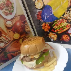 Hamburguesa con jamón y queso 