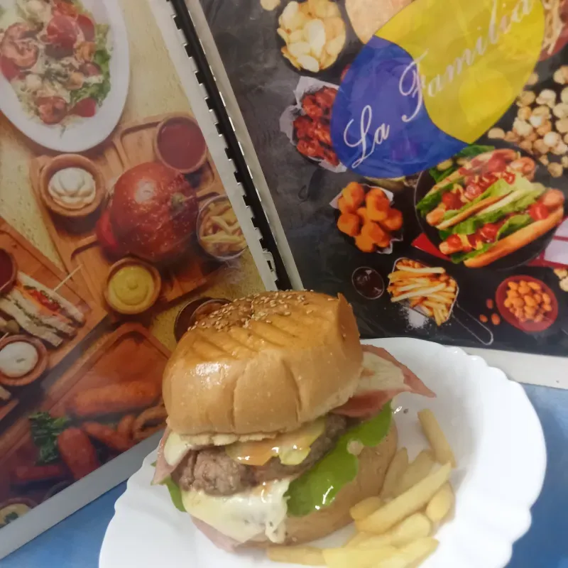 Hamburguesa con jamón y queso 