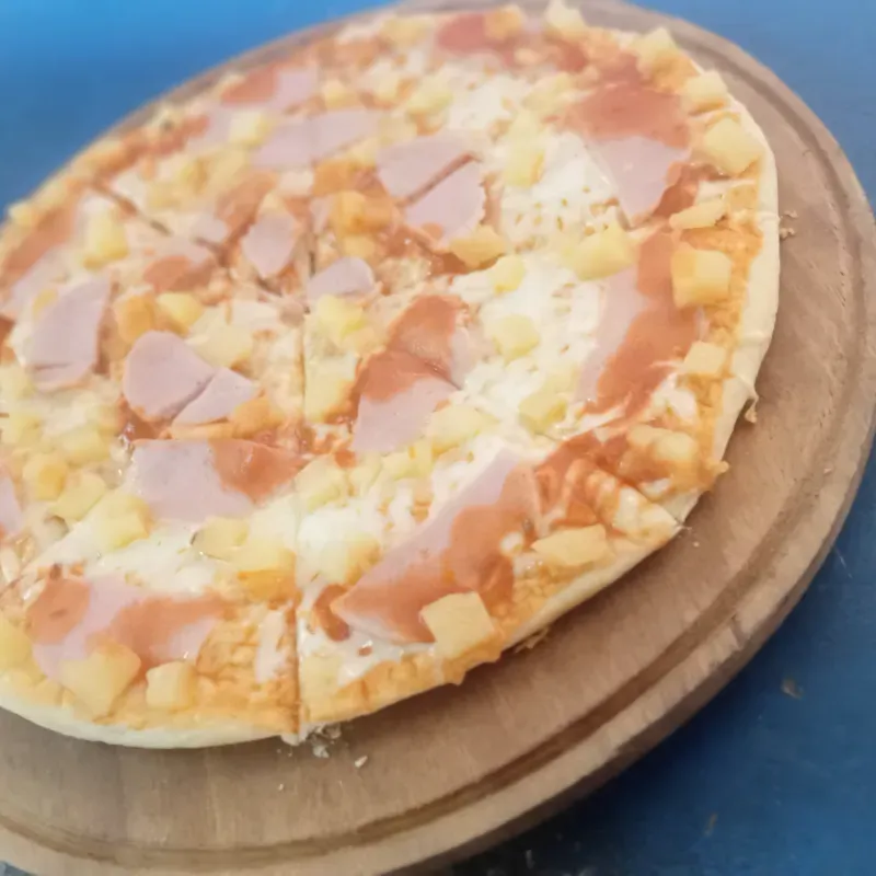 Pizza Hawaiana de Queso Gouda 