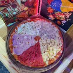 Pizza Mixta de Queso Gouda 