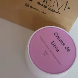 Crema Hidratante con Urea, Ácido Hialurónico y Ceramidas.