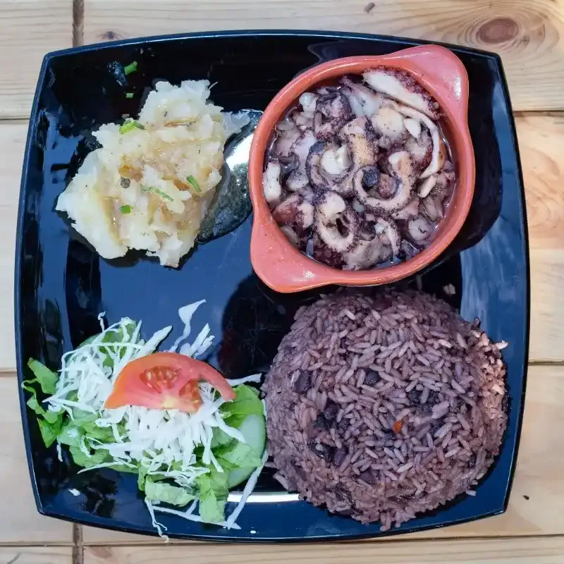 Pulpo al Ajillo al carbón 